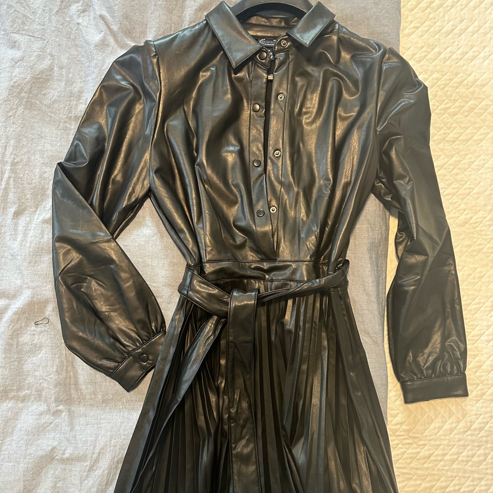 BRAND NEW/NEVER WORN Scoop Women’s faux leather pleated midi dress